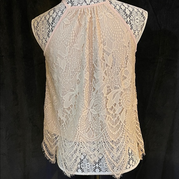 Chic Lace Halter Blouse - Cream - Picture 4 of 7